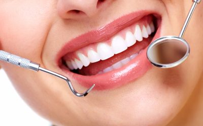 How Cosmetic Dentistry Plans the Transition From Front Teeth to Side Teeth